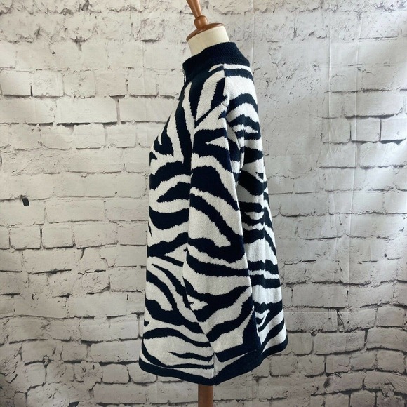 Diane von Furstenberg Zebra Print full Zip Mid Length cardigan sweater medium - Picture 2 of 11